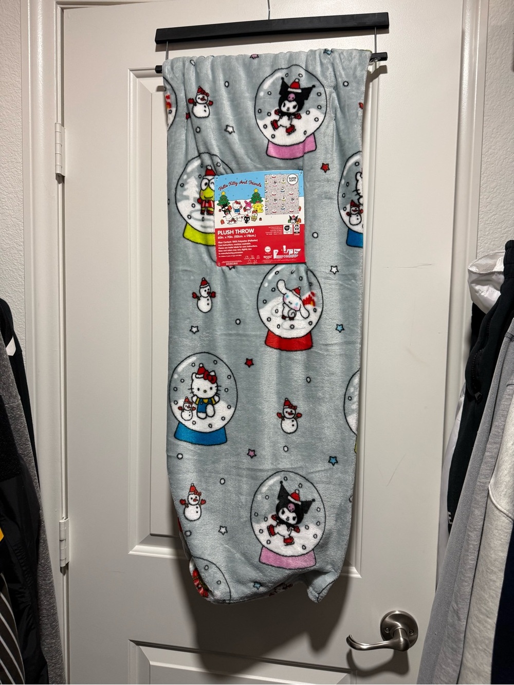Hello Kitty and Friends Plush Throw Plush Throw Gray & Red NWT
